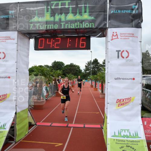 15.06.2025 - 7 Türme Triathlon Michael Strokosch http://msf.ph/oto/7987961 15.06.2025 14:21:16 Ziel 960, 1051 meine-sportfotos.de