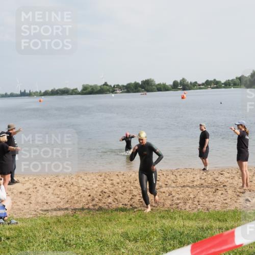 21.06.2025 - 27. Vierlanden-Triathlon MichiJ http://msf.ph/oto/7987978 15.06.2026 09:13:55 Schwimmen 198, 203, 228 meine-sportfotos.de