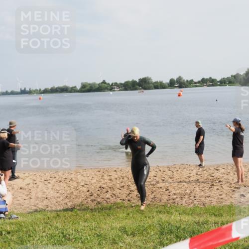 21.06.2025 - 27. Vierlanden-Triathlon MichiJ http://msf.ph/oto/7988006 15.06.2026 09:13:55 Schwimmen 198, 203, 228 meine-sportfotos.de