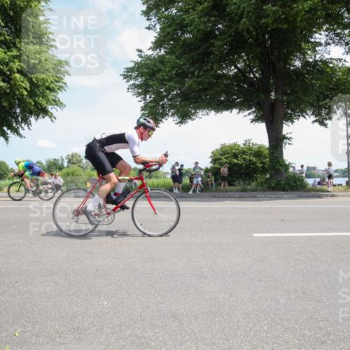 15.06.2025 - 7 Türme Triathlon Yannick Fuchs http://msf.ph/oto/7988039 15.06.2025 12:51:26 Radfahren 387, 466, 575, 591, 661, 677 meine-sportfotos.de