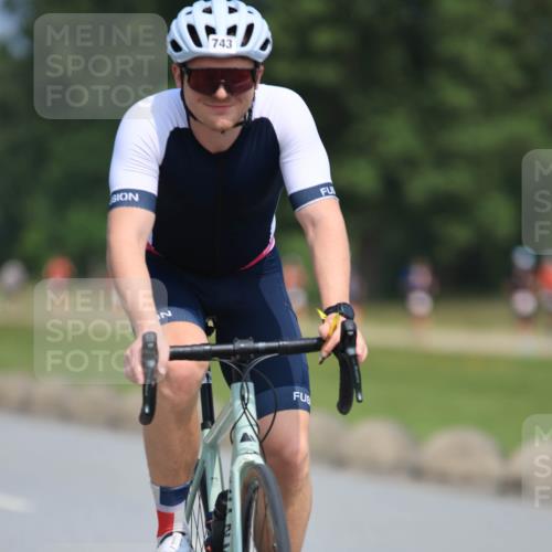 15.06.2025 - 27. Vierlanden-Triathlon H.Heesch http://msf.ph/oto/7988048 15.06.2025 11:40:02 Radfahren 654, 685, 743, 774 meine-sportfotos.de