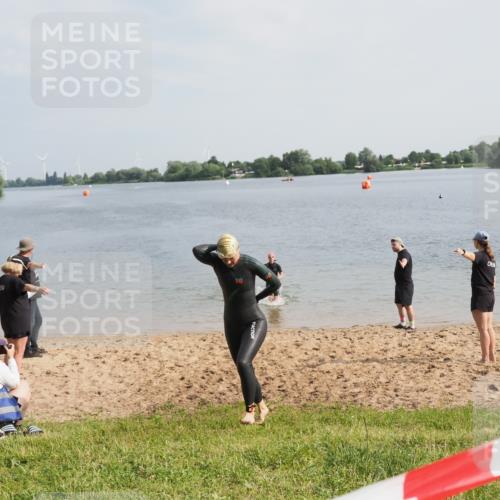 21.06.2025 - 27. Vierlanden-Triathlon MichiJ http://msf.ph/oto/7988050 15.06.2026 09:13:56 Schwimmen 198, 203, 228 meine-sportfotos.de