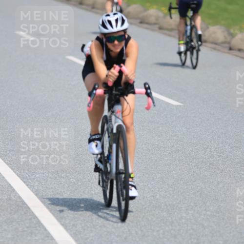 21.06.2025 - 27. Vierlanden-Triathlon H.Heesch http://msf.ph/oto/7988122 15.06.2025 11:40:33 Radfahren 206, 647, 678, 694, 710, 740, 760, 910 meine-sportfotos.de