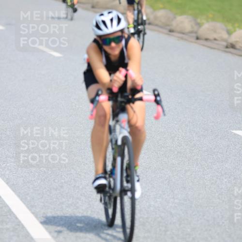 21.06.2025 - 27. Vierlanden-Triathlon H.Heesch http://msf.ph/oto/7988127 15.06.2025 11:40:33 Radfahren 206, 647, 678, 694, 710, 740, 760, 910 meine-sportfotos.de