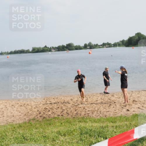 21.06.2025 - 27. Vierlanden-Triathlon MichiJ http://msf.ph/oto/7988130 15.06.2026 09:14:00 Schwimmen 198, 228 meine-sportfotos.de