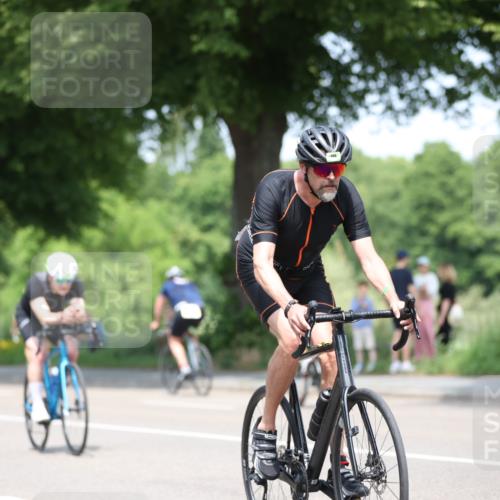 15.06.2025 - 7 Türme Triathlon Yannick Fuchs http://msf.ph/oto/7988150 15.06.2025 12:59:53 Radfahren 488, 598, 818, 904, 1029, 1150, 1152, 1153 meine-sportfotos.de