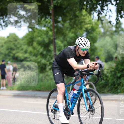 15.06.2025 - 7 Türme Triathlon Yannick Fuchs http://msf.ph/oto/7988156 15.06.2025 12:59:54 Radfahren 488, 598, 621, 818, 904, 1029, 1150, 1153 meine-sportfotos.de