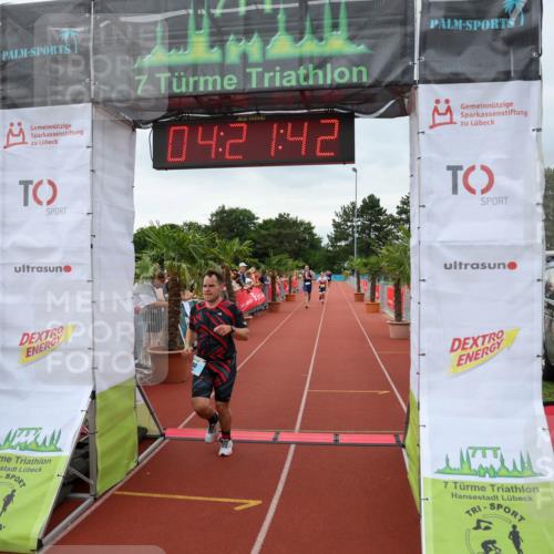 15.06.2025 - 7 Türme Triathlon Michael Strokosch http://msf.ph/oto/7988259 15.06.2025 14:21:42 Ziel 400, 470, 663, 1126 meine-sportfotos.de