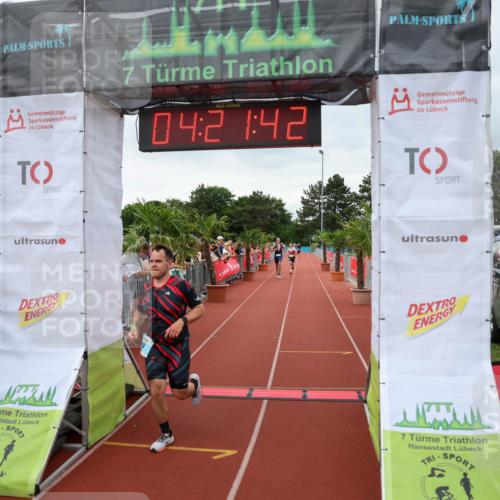 15.06.2025 - 7 Türme Triathlon Michael Strokosch http://msf.ph/oto/7988263 15.06.2025 14:21:42 Ziel 400, 470, 663, 1126 meine-sportfotos.de