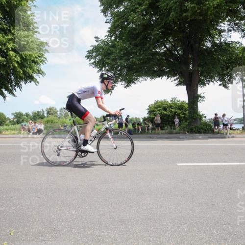 15.06.2025 - 7 Türme Triathlon Yannick Fuchs http://msf.ph/oto/7988277 15.06.2025 12:53:17 Radfahren 341, 373 meine-sportfotos.de