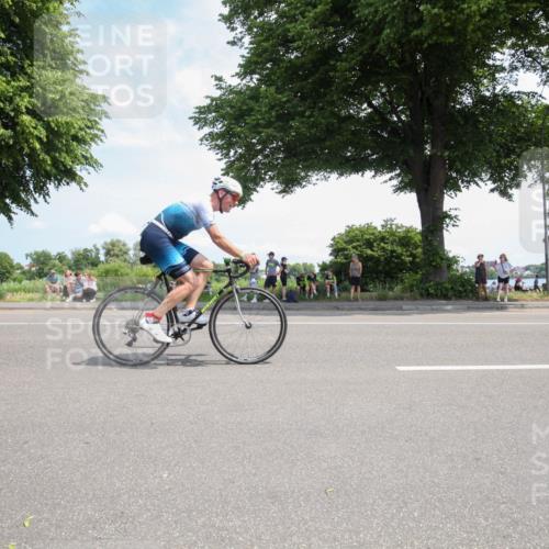 15.06.2025 - 7 Türme Triathlon Yannick Fuchs http://msf.ph/oto/7988341 15.06.2025 12:54:08 Radfahren 332, 510, 562, 613, 649, 1090 meine-sportfotos.de