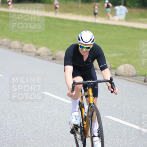 21.06.2025 - 27. Vierlanden-Triathlon H.Heesch http://msf.ph/oto/7988408 15.06.2025 11:42:29 Radfahren 48, 751, 762, 859 meine-sportfotos.de