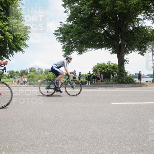 15.06.2025 - 7 Türme Triathlon Yannick Fuchs http://msf.ph/oto/7988506 15.06.2025 12:55:37 Radfahren 302, 536, 559, 568, 612, 613, 637 meine-sportfotos.de