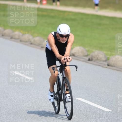 21.06.2025 - 27. Vierlanden-Triathlon H.Heesch http://msf.ph/oto/7988508 15.06.2025 11:42:53 Radfahren 217, 642 meine-sportfotos.de