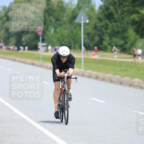 15.06.2025 - 27. Vierlanden-Triathlon H.Heesch http://msf.ph/oto/7988523 15.06.2025 11:43:02 Radfahren 688, 817, 853, 854 meine-sportfotos.de