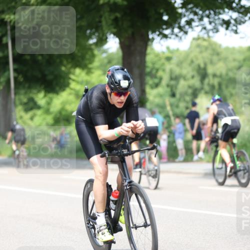 15.06.2025 - 7 Türme Triathlon Yannick Fuchs http://msf.ph/oto/7988546 15.06.2025 13:00:30 Radfahren 200, 402, 461, 577, 879, 945, 963, 1166 meine-sportfotos.de