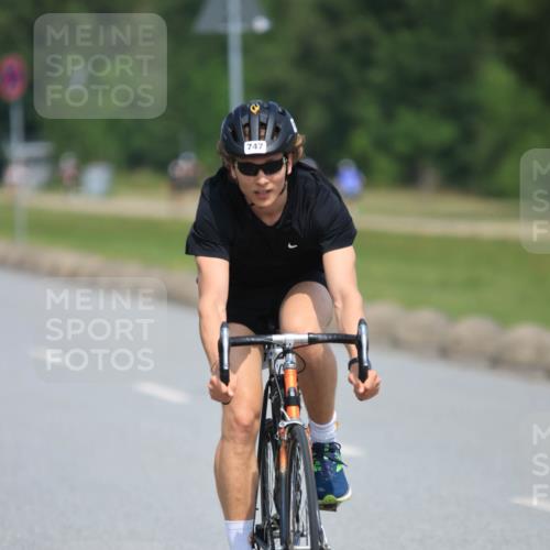 21.06.2025 - 27. Vierlanden-Triathlon H.Heesch http://msf.ph/oto/7988615 15.06.2025 11:43:21 Radfahren 637, 727, 741, 747, 810 meine-sportfotos.de