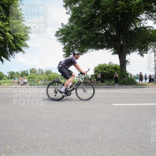 15.06.2025 - 7 Türme Triathlon Yannick Fuchs http://msf.ph/oto/7988829 15.06.2025 12:58:27 Radfahren 367, 384, 386, 438, 440, 585, 606, 762, 769, 772, 881 meine-sportfotos.de