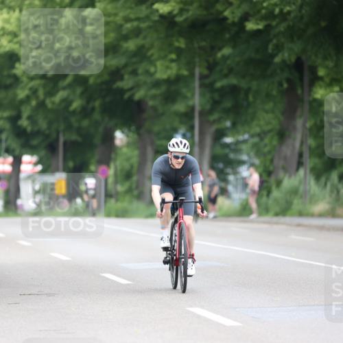 15.06.2025 - 7 Türme Triathlon Yannick Fuchs http://msf.ph/oto/7988836 15.06.2025 11:45:58 Radfahren 208, 241, 273 meine-sportfotos.de