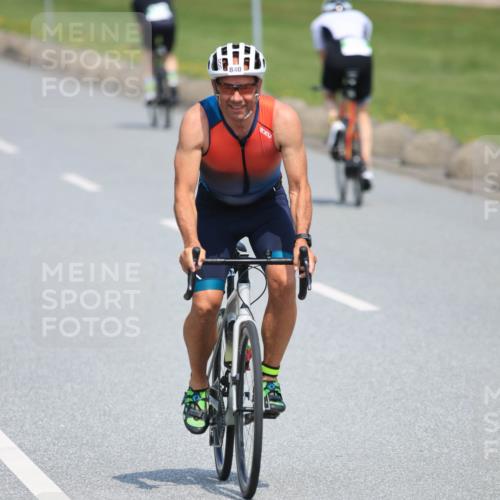 21.06.2025 - 27. Vierlanden-Triathlon H.Heesch http://msf.ph/oto/7988875 15.06.2025 11:45:06 Radfahren 636, 641, 644, 667, 782, 840 meine-sportfotos.de