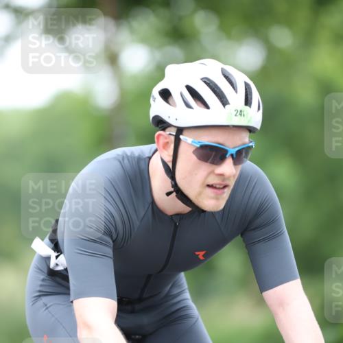 15.06.2025 - 7 Türme Triathlon Yannick Fuchs http://msf.ph/oto/7988889 15.06.2025 11:46:00 Radfahren 208, 241, 273 meine-sportfotos.de