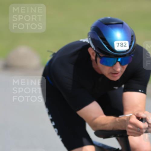 21.06.2025 - 27. Vierlanden-Triathlon H.Heesch http://msf.ph/oto/7988892 15.06.2025 11:45:07 Radfahren 636, 641, 667, 782, 840 meine-sportfotos.de