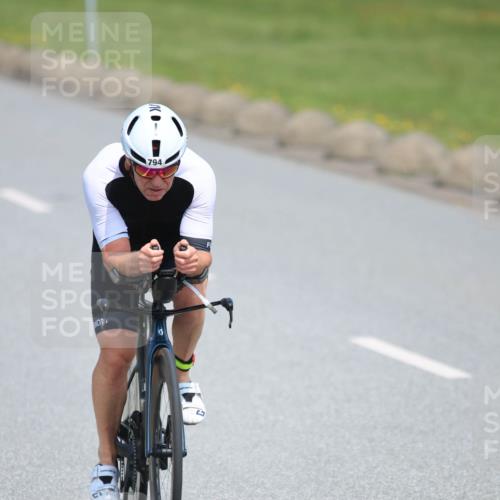 21.06.2025 - 27. Vierlanden-Triathlon H.Heesch http://msf.ph/oto/7988897 15.06.2025 11:45:22 Radfahren 212, 723, 794, 797, 841, 947 meine-sportfotos.de