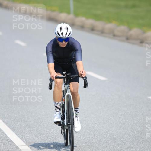 21.06.2025 - 27. Vierlanden-Triathlon H.Heesch http://msf.ph/oto/7988950 15.06.2025 11:45:26 Radfahren 212, 723, 728, 794, 797, 841 meine-sportfotos.de