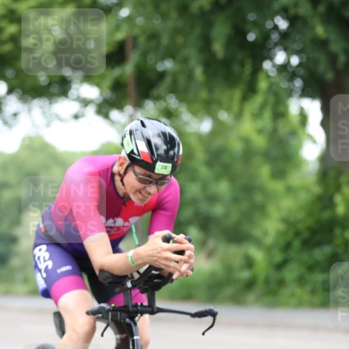 15.06.2025 - 7 Türme Triathlon Yannick Fuchs http://msf.ph/oto/7988978 15.06.2025 11:46:05 Radfahren 208, 273 meine-sportfotos.de