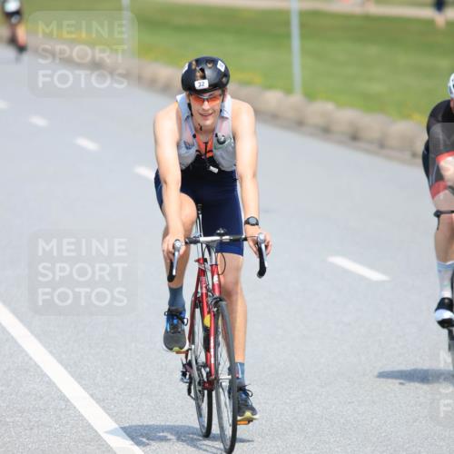 21.06.2025 - 27. Vierlanden-Triathlon H.Heesch http://msf.ph/oto/7989039 15.06.2025 11:46:02 Radfahren 32, 658, 803 meine-sportfotos.de