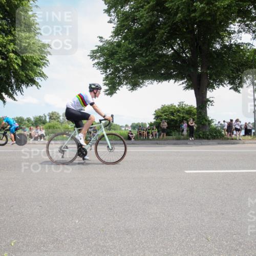 15.06.2025 - 7 Türme Triathlon Yannick Fuchs http://msf.ph/oto/7989055 15.06.2025 12:59:52 Radfahren 488, 582, 598, 621, 818, 904, 1029, 1150, 1152, 1153 meine-sportfotos.de