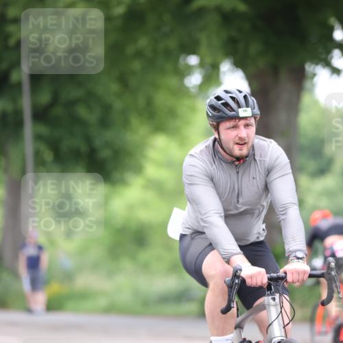 15.06.2025 - 7 Türme Triathlon Yannick Fuchs http://msf.ph/oto/7989128 15.06.2025 11:46:21 Radfahren 235, 309, 315 meine-sportfotos.de