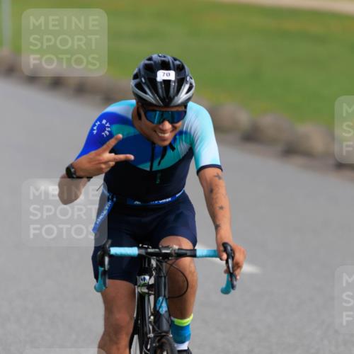 15.06.2025 - 27. Vierlanden-Triathlon H.Heesch http://msf.ph/oto/7989131 15.06.2025 09:31:03 Radfahren 70 meine-sportfotos.de