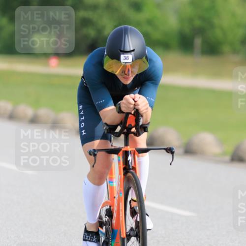 15.06.2025 - 27. Vierlanden-Triathlon H.Heesch http://msf.ph/oto/7989197 15.06.2025 09:32:03 Radfahren 18, 38, 93, 123, 185, 193, 225 meine-sportfotos.de