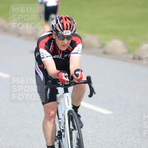 21.06.2025 - 27. Vierlanden-Triathlon H.Heesch http://msf.ph/oto/7989211 15.06.2025 11:46:21 Radfahren 231, 640, 805 meine-sportfotos.de