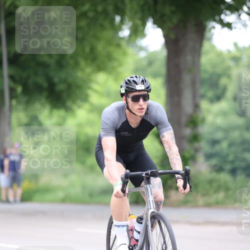15.06.2025 - 7 Türme Triathlon Yannick Fuchs http://msf.ph/oto/7989248 15.06.2025 11:46:25 Radfahren 202, 235, 315 meine-sportfotos.de