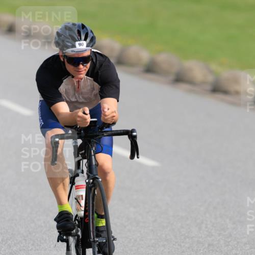 15.06.2025 - 27. Vierlanden-Triathlon H.Heesch http://msf.ph/oto/7989279 15.06.2025 09:33:44 Radfahren 90, 97, 150 meine-sportfotos.de