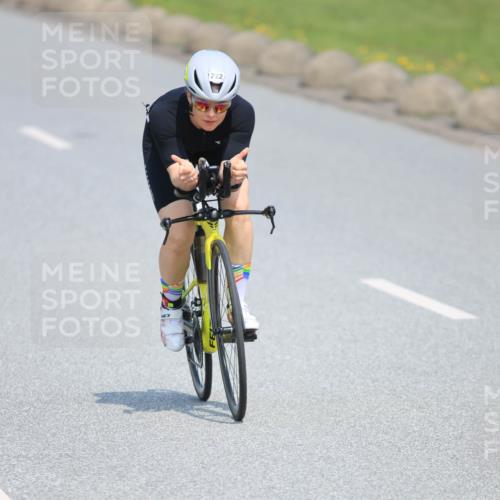 21.06.2025 - 27. Vierlanden-Triathlon H.Heesch http://msf.ph/oto/7989296 15.06.2025 11:46:44 Radfahren 222, 678, 778 meine-sportfotos.de