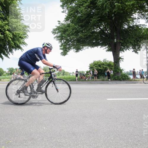 15.06.2025 - 7 Türme Triathlon Yannick Fuchs http://msf.ph/oto/7989354 15.06.2025 13:02:33 Radfahren 196, 271, 376, 525, 641, 717, 899, 1044, 1052, 1055, 1095 meine-sportfotos.de