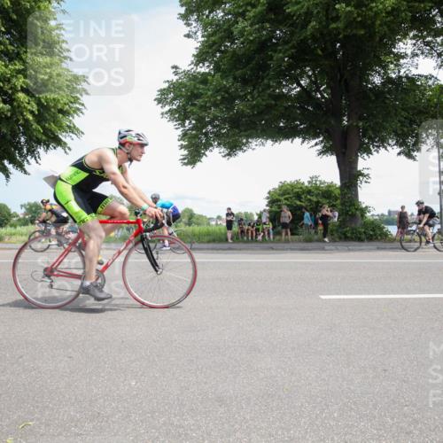 15.06.2025 - 7 Türme Triathlon Yannick Fuchs http://msf.ph/oto/7989366 15.06.2025 13:02:37 Radfahren 196, 271, 376, 717, 736, 1095 meine-sportfotos.de