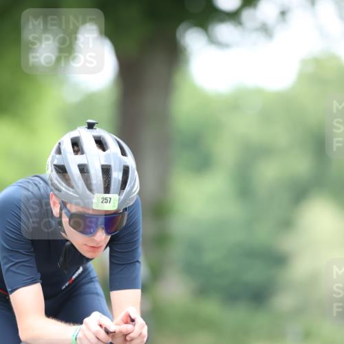 15.06.2025 - 7 Türme Triathlon Yannick Fuchs http://msf.ph/oto/7989398 15.06.2025 11:46:54 Radfahren 257, 291 meine-sportfotos.de