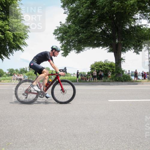 15.06.2025 - 7 Türme Triathlon Yannick Fuchs http://msf.ph/oto/7989470 15.06.2025 13:03:55 Radfahren 250, 303, 364, 432, 457, 1127, 1186 meine-sportfotos.de