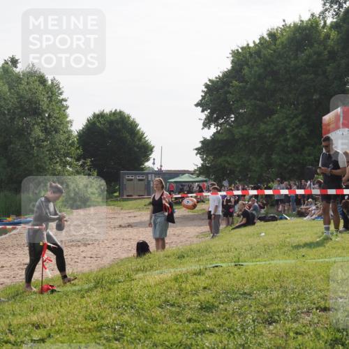 15.06.2025 - 27. Vierlanden-Triathlon KatJ http://msf.ph/oto/7989498 15.06.2025 09:08:59 Schwimmen 199 meine-sportfotos.de