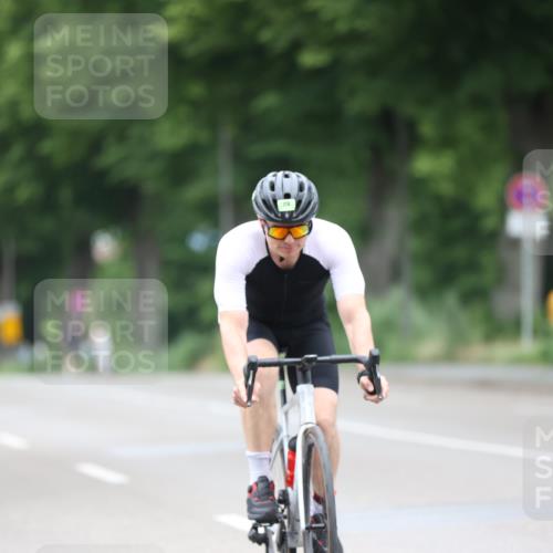 15.06.2025 - 7 Türme Triathlon Yannick Fuchs http://msf.ph/oto/7989544 15.06.2025 11:48:30 Radfahren 257, 291 meine-sportfotos.de