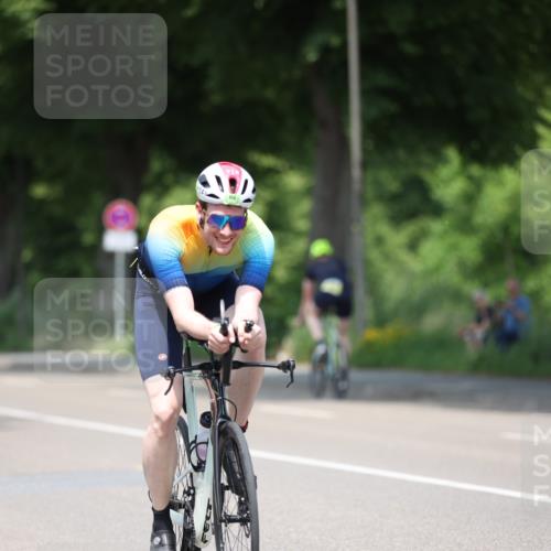 15.06.2025 - 7 Türme Triathlon Yannick Fuchs http://msf.ph/oto/7989603 15.06.2025 13:01:57 Radfahren 355, 453, 456, 554, 644, 857, 986, 1074, 1074, 1114 meine-sportfotos.de