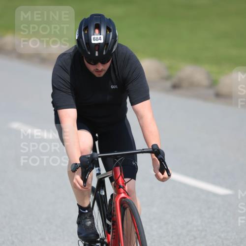 21.06.2025 - 27. Vierlanden-Triathlon H.Heesch http://msf.ph/oto/7989635 15.06.2025 11:47:28 Radfahren 649, 684, 934 meine-sportfotos.de