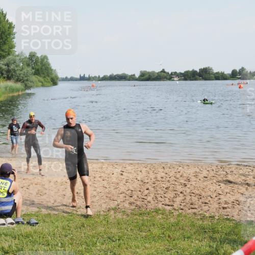 21.06.2025 - 27. Vierlanden-Triathlon MichiJ http://msf.ph/oto/7989665 15.06.2026 09:52:03 Schwimmen 282, 288, 292 meine-sportfotos.de