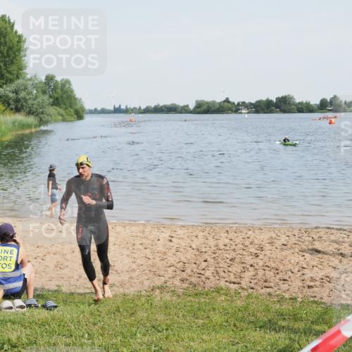 21.06.2025 - 27. Vierlanden-Triathlon MichiJ http://msf.ph/oto/7989738 15.06.2026 09:52:05 Schwimmen 282, 288, 292 meine-sportfotos.de