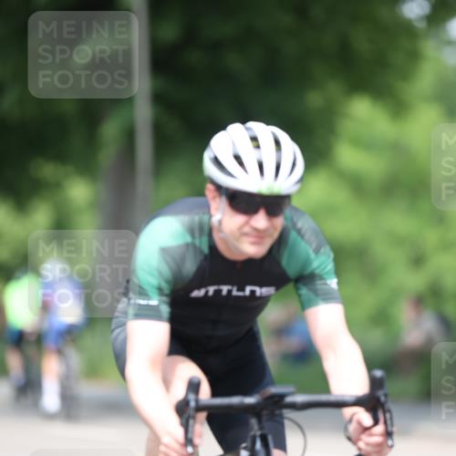 15.06.2025 - 7 Türme Triathlon Yannick Fuchs http://msf.ph/oto/7989744 15.06.2025 13:02:19 Radfahren 234, 398, 667, 1047, 1162 meine-sportfotos.de