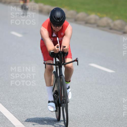 21.06.2025 - 27. Vierlanden-Triathlon H.Heesch http://msf.ph/oto/7989749 15.06.2025 11:47:43 Radfahren 82, 108, 706, 709, 829, 847 meine-sportfotos.de